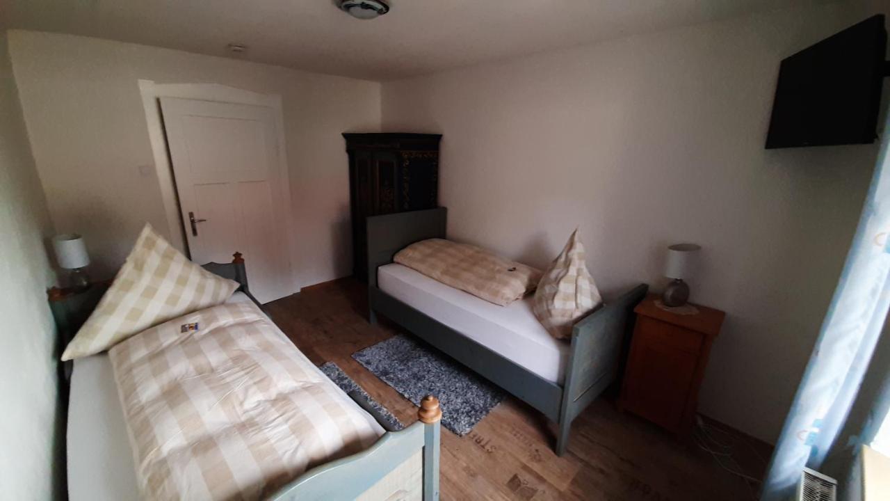 Apartmenthaus "Zum Birnbaum" Rosstal ภายนอก รูปภาพ