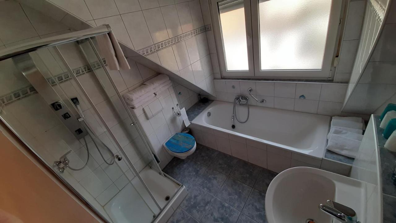 Apartmenthaus "Zum Birnbaum" Rosstal ภายนอก รูปภาพ